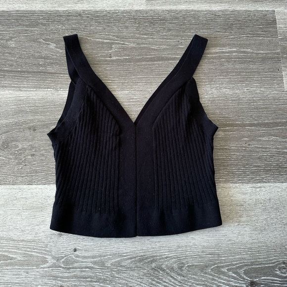 H&M Tops - H&M Structured Crop Top